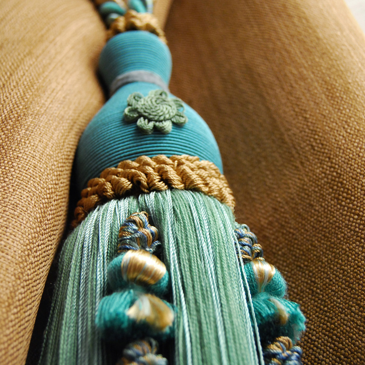 DECOFUSE_PrismTieback