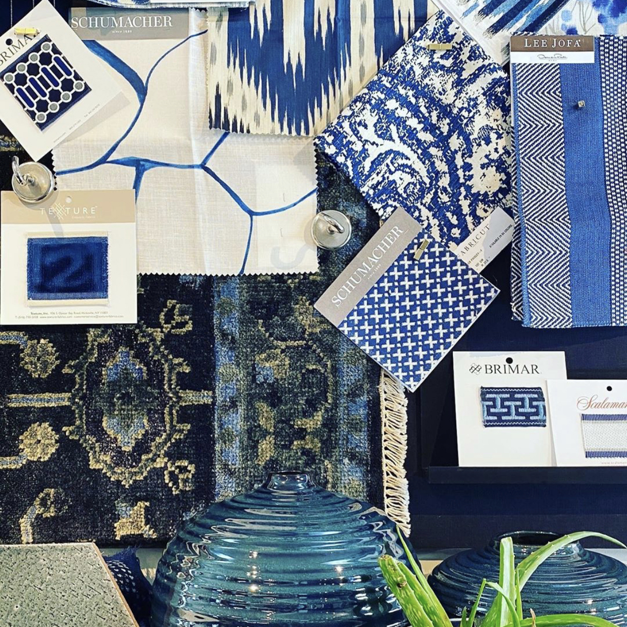 (LOWER RIGHT TAPE) GREEK KEY