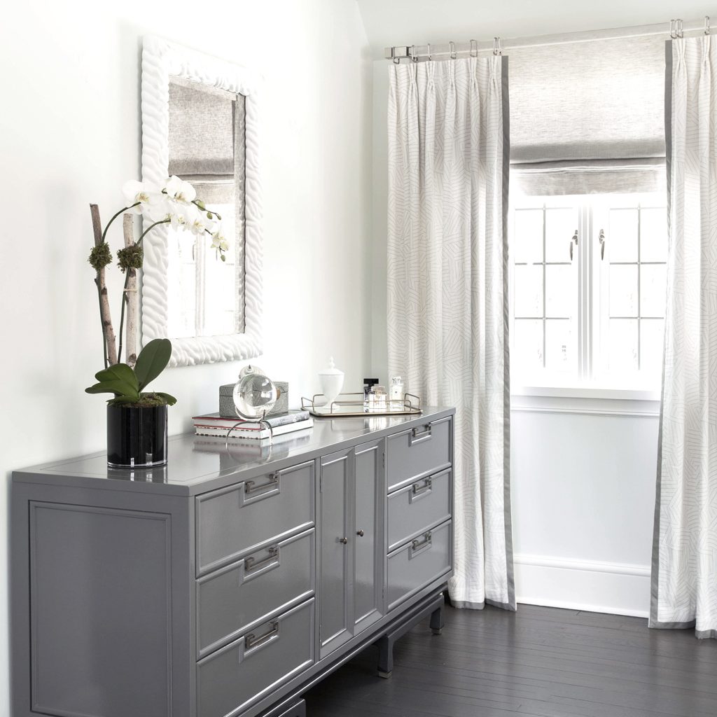 SQUARE ACRYLIC DRAPERY HARDWARE