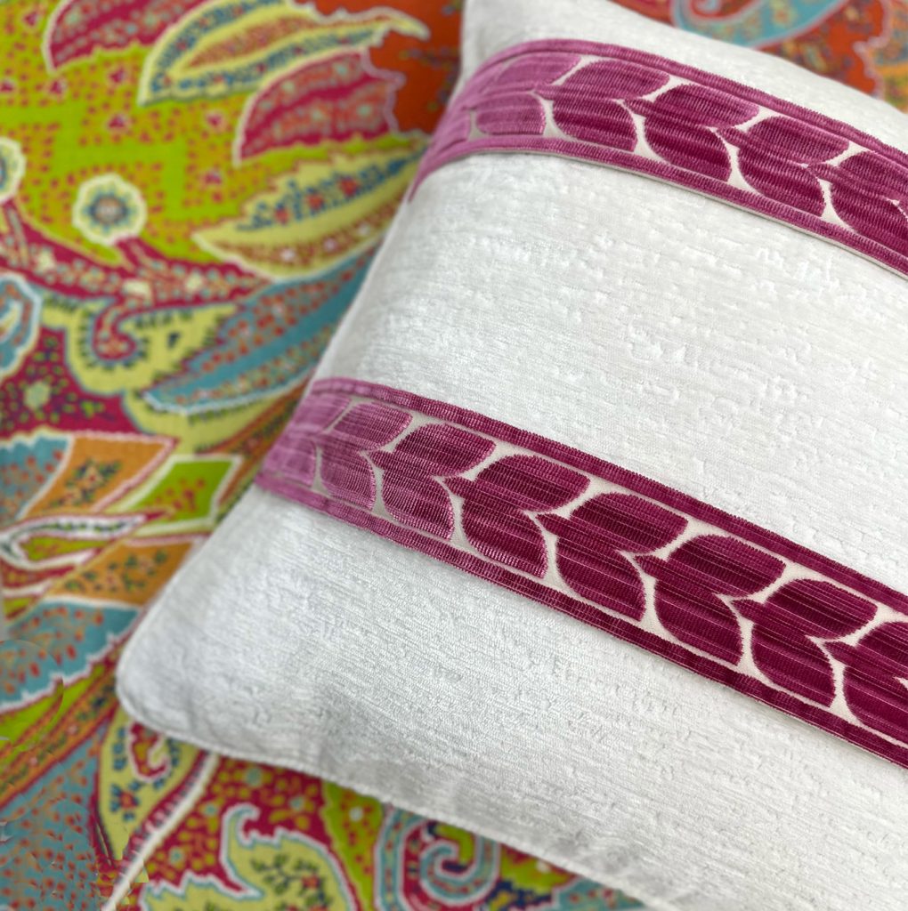 Brimar Tulip Border Trim on Decor Pillow